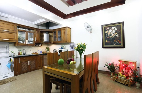 Tay Ho House | Hanoi Friendly House - Superior Room - Kingsize Bed!