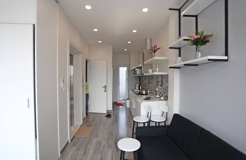 Yen Phu Apartment | Hanoi Home 2 - Lake view Apartment