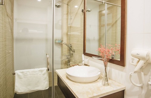 Hang Bac Hotel | Hanoi Lakeside Premium Hotel