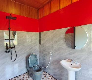 Yen Minh House | Happy Homestay Du Già BUNGGALOW
