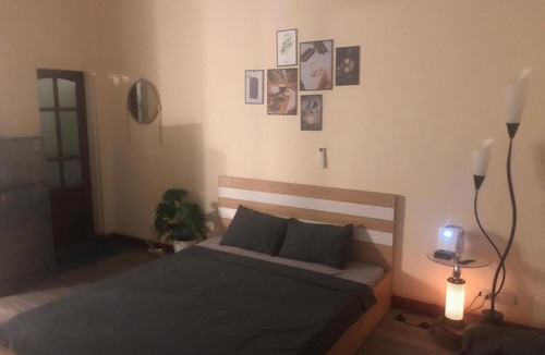 Hang Trong Apartment | Heart of Old Quarter with projector, near church