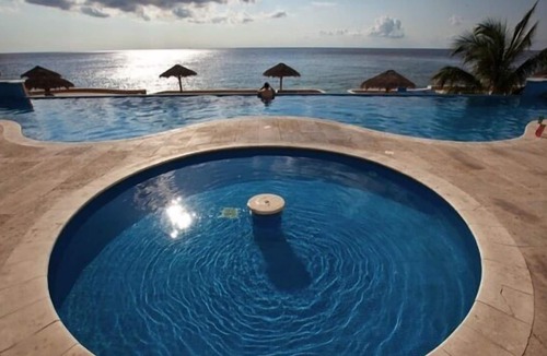 Zona Hotelera Norte Condo | Heated Pool, Fantastic Snorkeling