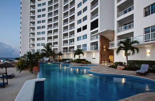 Zona Hotelera Norte Condo | Heated Pool, Fantastic Snorkeling