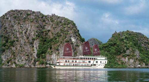 Ha Long Boat Rental | Heritage Line Ylang Cruise - Halong Bay & Lan Ha Bay