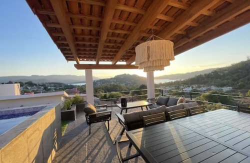 Valle de Bravo House | Hermosa casa acogedora con alberca y terraza con vistas espectaculares al lago