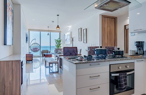 Zona Dorada Apartment | Hermoso Condo al Pie de la Playa "Camino al Mar"