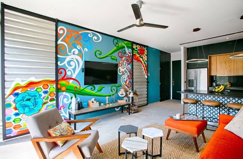 Romantic Zone Condo | HGTV Loft | Rooftop Pool + Gym + Views + Bar