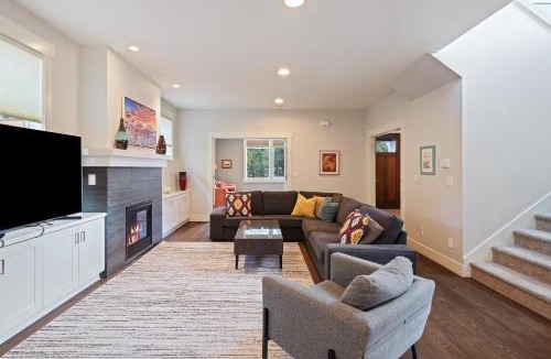 Awbrey Butte House | Hillside Haven home