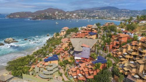 Zihuatanejo Resort | Hilton Grand Vacations Club Zihuatanejo