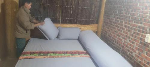 Dong Van House | Hmong Village Homestay Mountain View & Trekking