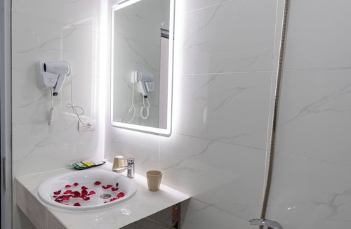 Dong Anh Hotel | HOÀNG GIA HOTEL ĐÔNG ANH