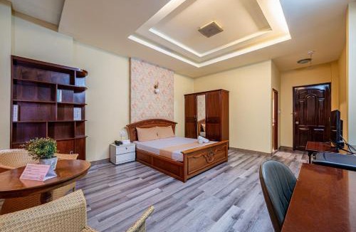 District 10 Hotel | Hoàng Long Hotel By Cozrum
