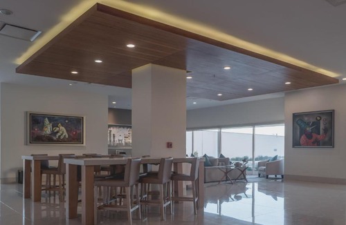 Silao Hotel | Holiday Inn Express & Suites Silao Aeropuerto Terminal by IHG