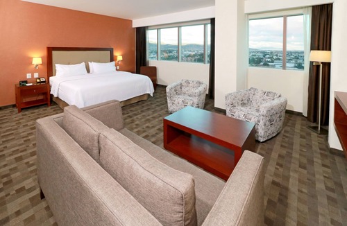 Leon Hotel | Holiday Inn Leon Plaza Mayor by IHG