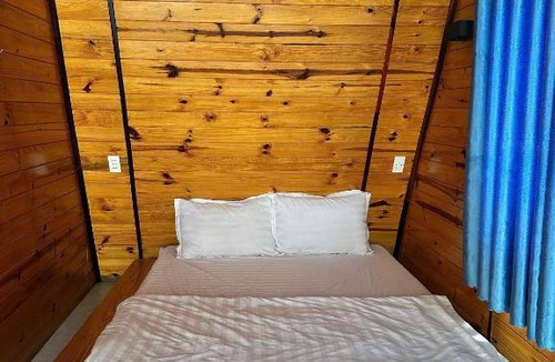 Krong Ana Hotel | Homestay Hồ Sen