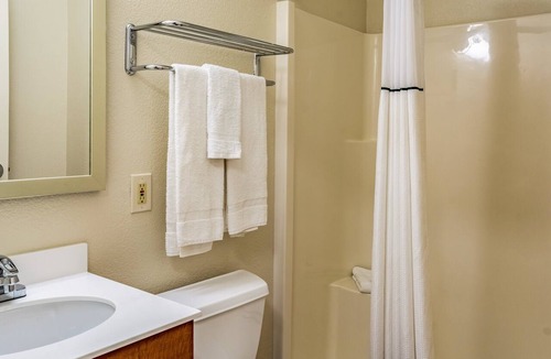 Springfield Hotel | HomeTowne Studios By Red Roof Eugene - Springfield