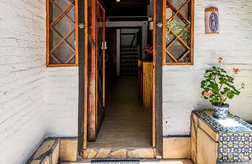 Agua Fria Apartment | Hostal El Palomar: In the Center of Valle
