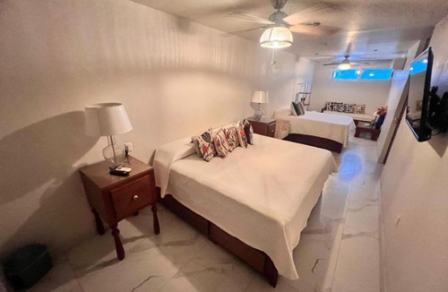 Downtown Mazatlan Hotel | Hosteleria Casa Margarita