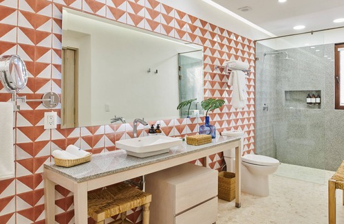 Conchas Chinas Hotel | Hotel Boutique Luxury Patio Azul