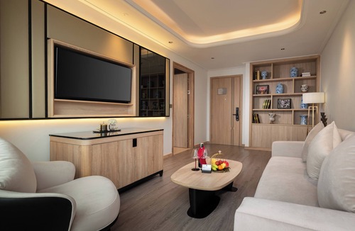 Old Quarter Hotel | HOTEL du LAC SIGNATURE