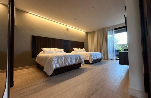 Bernal Hotel | HOTEL MONTES SUITES