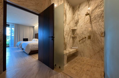 Bernal Hotel | HOTEL MONTES SUITES