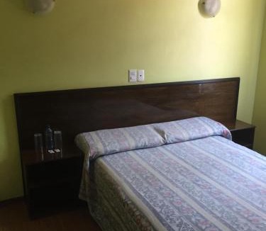 Cuauhtemoc Hotel | Hotel Oxford