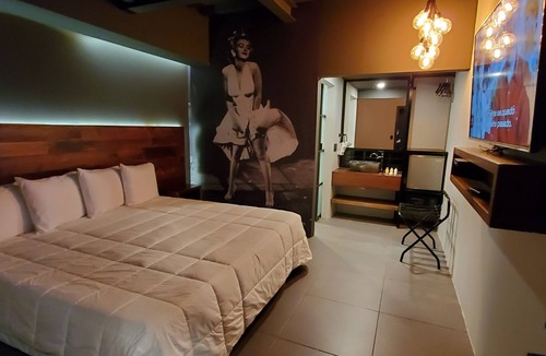 Avenida Revolucion Hotel | Hotel Rio Rita