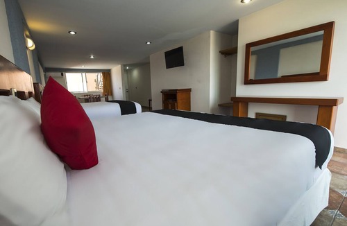 Irapuato Hotel | Hotel Suites de Reyes