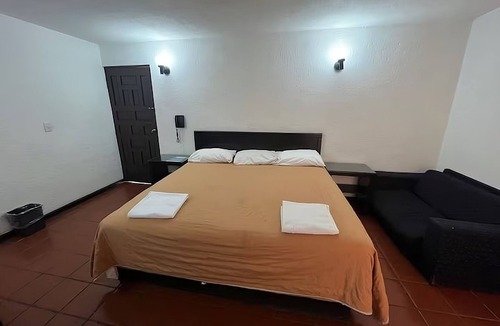 Morelia Hotel | Hotel Villa Capri, 1 cama triple 4 Huéspedes
