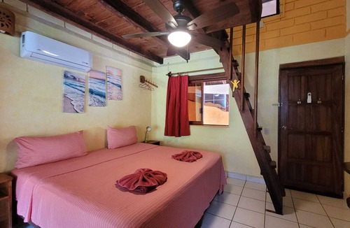Brisas de Zicatela Hotel | Hotelito Swiss Oasis - Adults Only