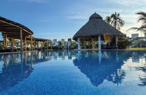 Boulevard Barra Vieja House | House in Acapulco Diamante