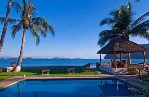 Manzanillo House | House right on sandy Miramar Beach