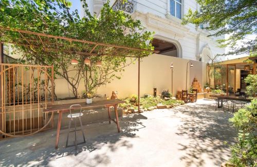 Huong Thuy Villa | Hue Crown Boutique Villa- Hue Ancient Capital
