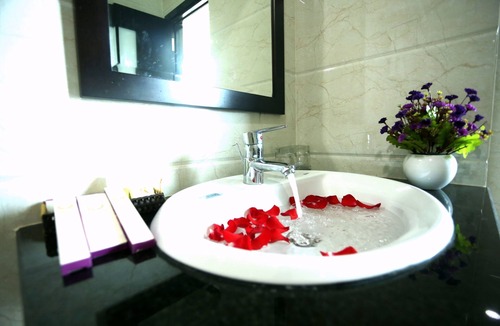 Cam Le Hotel | Huong Son Hotel