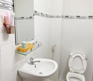 Binh Thanh Hotel | Huy Hoàng Hotel