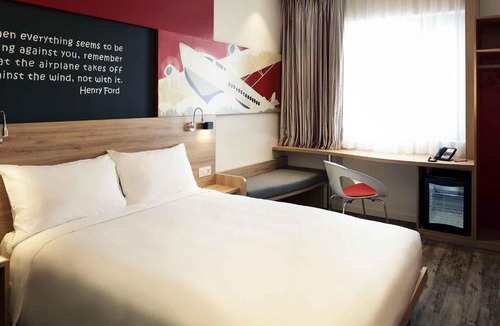 Tan Binh Hotel | Ibis Saigon Airport