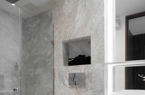 Los Alpes Apartment | Icon Beyond 3033