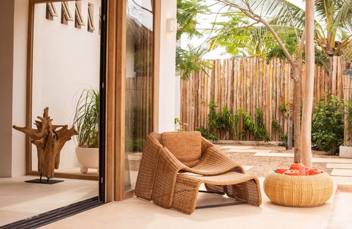 Litibu Villa | In the Sand Luxury Beach Front Villa w/climate-controlled Saltwater pool