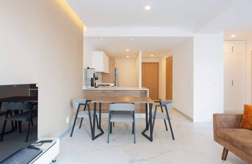El Yaqui House | Incredible Loft | Gym, Cinema & Spa Amenities
