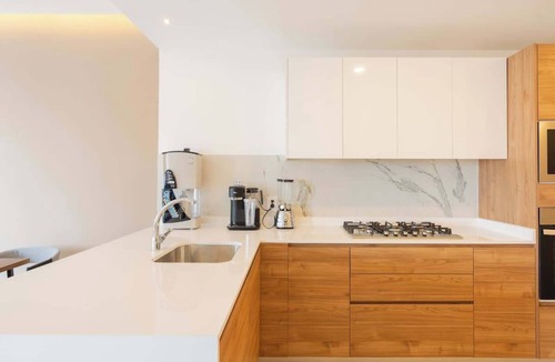El Yaqui House | Incredible Loft | Gym, Cinema & Spa Amenities