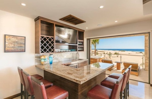 Los Cangrejos II y III Condo | Incredible Oceanfront Penthouse at Ocean Club Residences - Four Bed, Five Bath