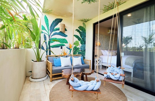 Zama Condo | Inspirational 3 Bedroom Penthouse with Plunge Pool,walkable to restaurants/bars
