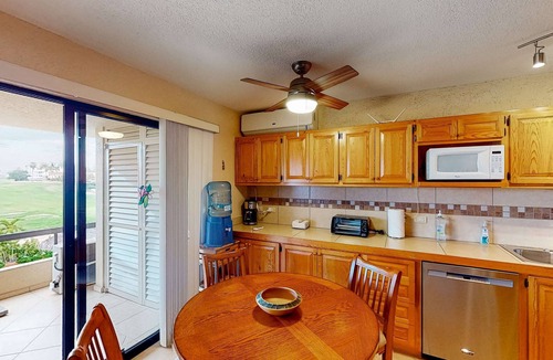 Zona Hotelera Apartment | Inviting apartment across from the beach with pool, grill, balcony & golf nearby