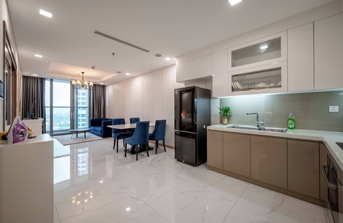Hang Xanh Hotel | Isabelle Luxury inside Landmark 81 Tower