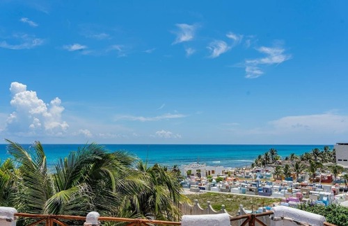 La Gloria Apartment | Isla Mujeres Studio: Sea Views, AC & Kitchen