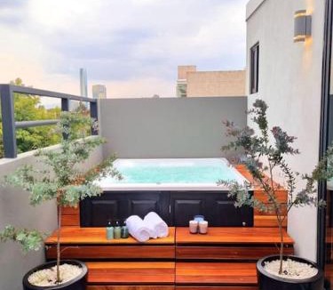 Del Valle Apartment | Jacuzzi para momentos especiales con AC