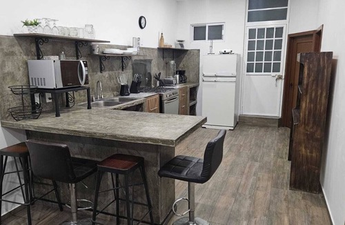 Guadalajara Apartment | Just 15 min walk from the metro which will take you in 10 min to the cntr of GDL