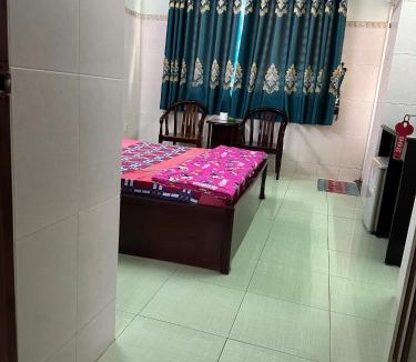 Tan Binh Hotel | Khách Sạn Giang Phước Hùng