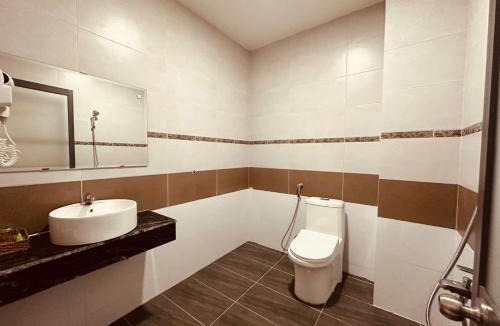 District 10 Hotel | Khách Sạn Minh Thịnh